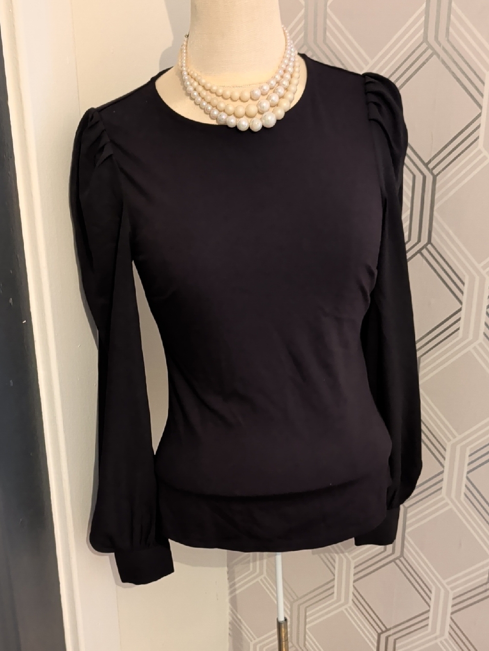 RW&CO. Black Long-Sleeve Puff Shoulder Top